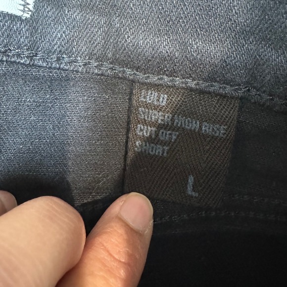 Eunina Womens Black Distressed Cut Off‎ Denim Shorts Size L - Picture 3 of 5